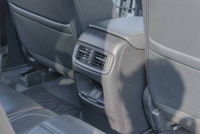 2020年 CRV VTi-S版 舒適家庭用車 盲點監測 ACC跟車 車道偏移輔助 AHB頭燈切換 6氣囊 後座出風口  第15張相片