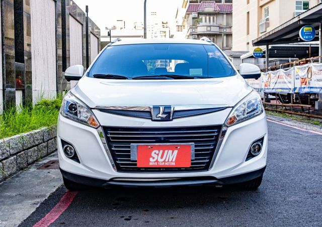 1.8魅力版 配備齊全 無負擔入手 天窗 環景 車前雙側防撞監測 換檔撥片 定速 智慧型3D影像輔助  第2張相片