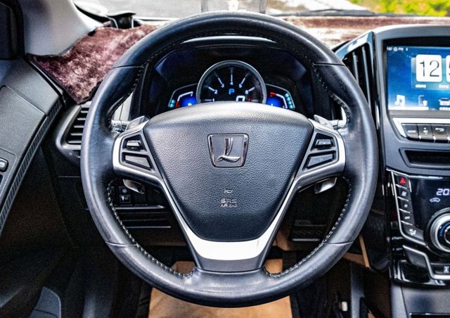1.8魅力版 配備齊全 無負擔入手 天窗 環景 車前雙側防撞監測 換檔撥片 定速 智慧型3D影像輔助  第9張相片