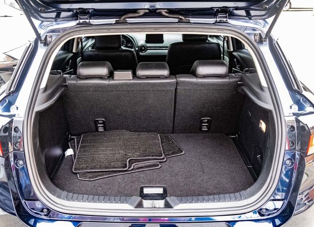 2019年式 旗艦版 SBS智慧型煞車 LED頭燈 全速域MRCC 倒車顯影 衛星導航 電子手剎車 僅跑6萬多  第9張相片