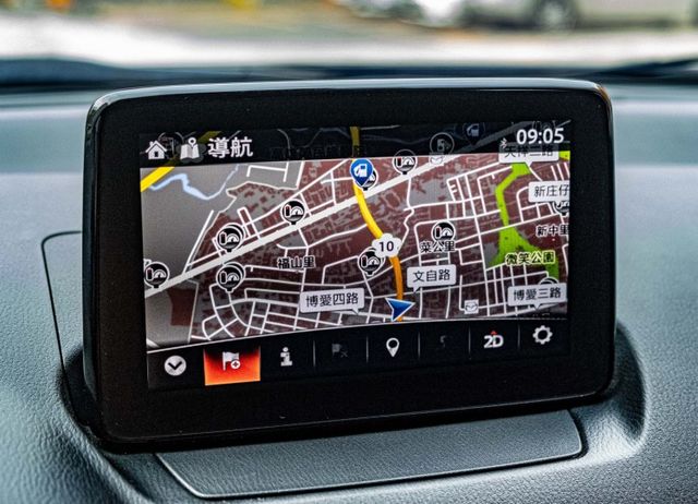 2019年式 旗艦版 SBS智慧型煞車 LED頭燈 全速域MRCC 倒車顯影 衛星導航 電子手剎車 僅跑6萬多  第14張相片