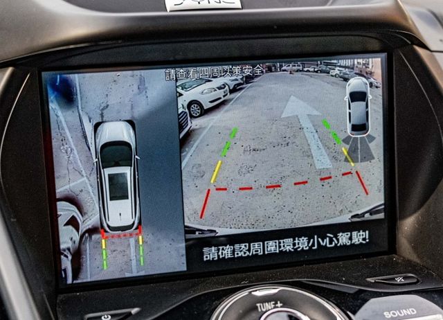 環景旗艦版 4WD 全景天窗 電動尾門 電動座椅 ACC跟車 盲點偵測 車道偏移警示 360環景系統 僅跑7萬多  第14張相片