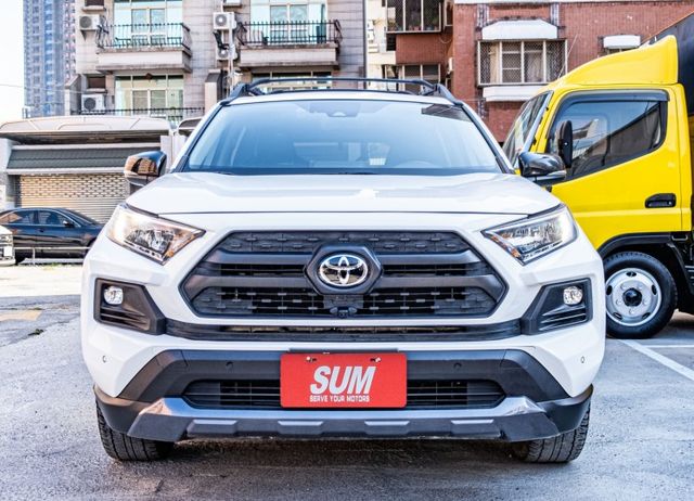 2022年領 躍野冒險版 4WD 運動化車頂架 電尾門 TSS2.0 衛星導航 360環景 運動化消光黑鋁圈 加高懸吊  第2張相片