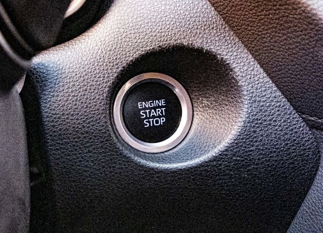 豪華版 WiFi音響 7顆安全氣囊 ACC跟車 LTA車道維持 I-KEY LED日行燈 後座出風口 僅跑8萬公里  第18張相片