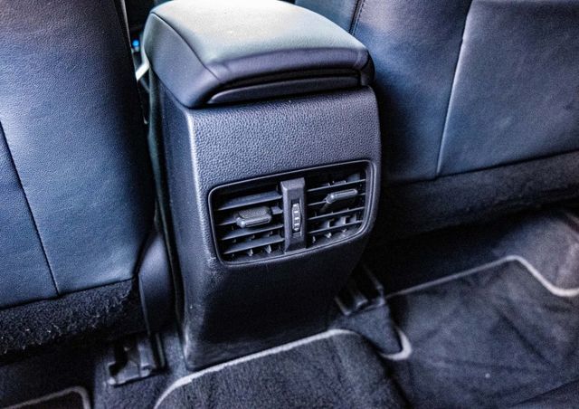 豪華版 WiFi音響 7顆安全氣囊 ACC跟車 LTA車道維持 I-KEY LED日行燈 後座出風口 僅跑8萬公里  第19張相片