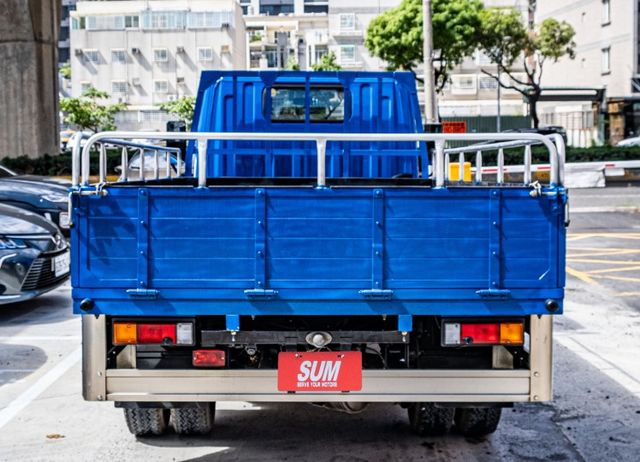 堅達框式長軸手排貨車 原廠5頓加裝四路行車監控 倒車雷達 自動大燈 車道偏離警示 可開發票 原廠保養  第4張相片