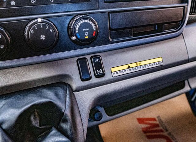 堅達框式長軸手排貨車 原廠5頓加裝四路行車監控 倒車雷達 自動大燈 車道偏離警示 可開發票 原廠保養  第14張相片