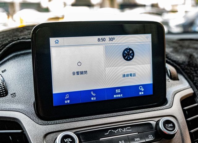 玩樂版 6吋觸控螢幕 SYNC 3 緊急救援 倒車顯影 多功能方向盤 定速巡航 僅跑5萬多公里 原廠保養  第14張相片