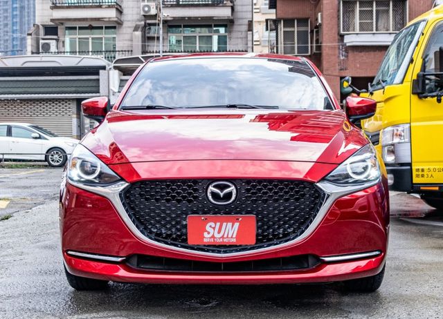 15S PT版 定速巡航 車道偏移警示 無線充電 Apple CarPlay 倒車顯影 自動感應頭燈 全原廠保養  第2張相片