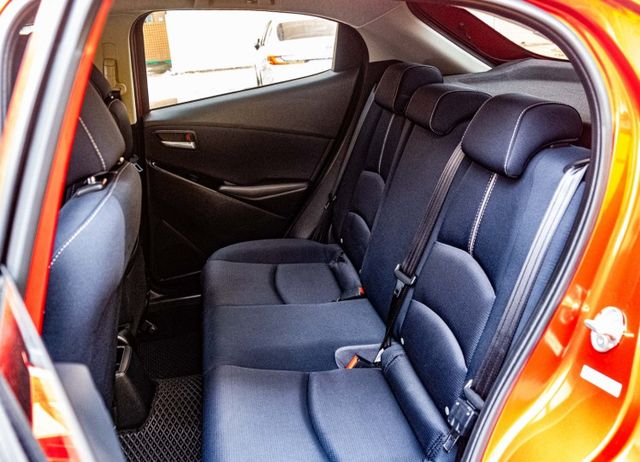 15S PT版 定速巡航 車道偏移警示 無線充電 Apple CarPlay 倒車顯影 自動感應頭燈 全原廠保養  第8張相片