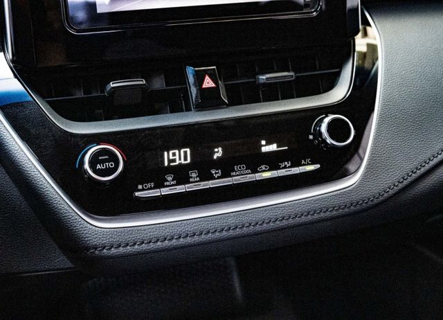 油電尊爵版 ACC全速域跟車 I-KEY 恆溫空調 7顆安全氣囊 PCS預警防護 車道循跡輔助 倒車雷達  第15張相片