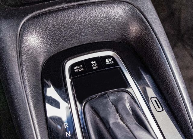 油電尊爵版 ACC全速域跟車 I-KEY 恆溫空調 7顆安全氣囊 PCS預警防護 車道循跡輔助 倒車雷達  第16張相片