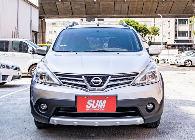 行家智慧影音版 車頂行李架 皮椅 衛星導航 恆溫空調 倒車顯示 電子後視鏡 抬頭顯示器 僅跑4萬多公里  第2張相片