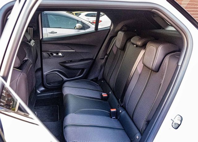 小改款2008 GT版 盾牌廠徽 新車價125萬 獅爪日行燈 倒車顯影 環景系統 僅跑5千 原廠保固中  第8張相片