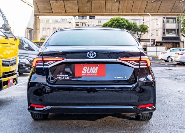 2022年式 油電尊爵版 ACC全速域 I-KEY 恆溫空調 7顆安全氣囊 倒車顯影 盲點偵測 原廠保固中  第3張相片