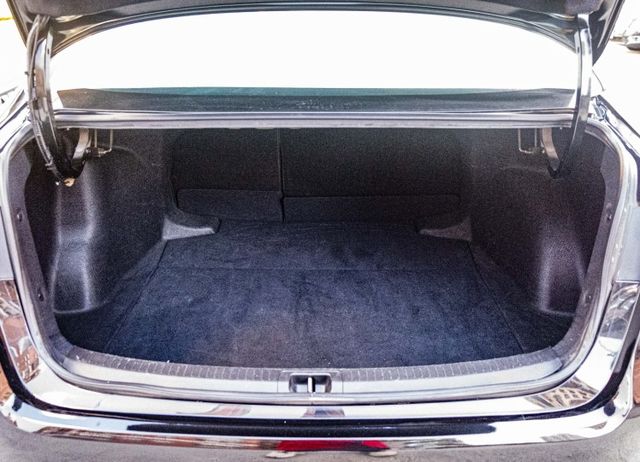 2022年式 油電尊爵版 ACC全速域 I-KEY 恆溫空調 7顆安全氣囊 倒車顯影 盲點偵測 原廠保固中  第9張相片