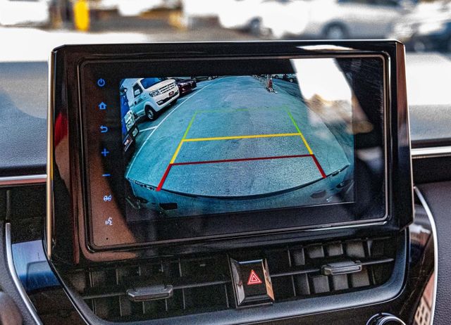 2022年式 油電尊爵版 ACC全速域 I-KEY 恆溫空調 7顆安全氣囊 倒車顯影 盲點偵測 原廠保固中  第14張相片