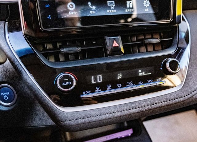 2022年式 油電尊爵版 ACC全速域 I-KEY 恆溫空調 7顆安全氣囊 倒車顯影 盲點偵測 原廠保固中  第15張相片