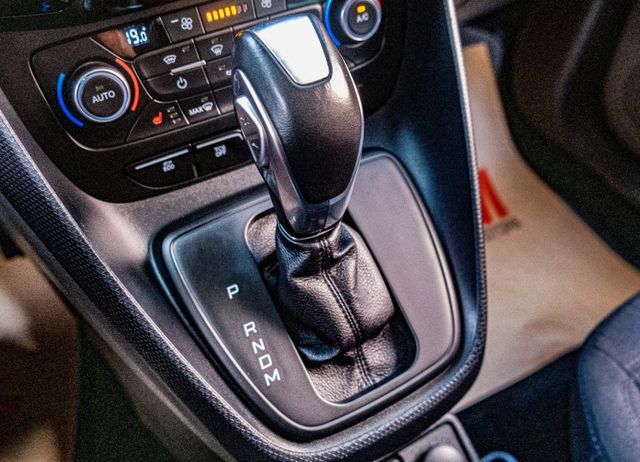 玩咖版 HID頭燈 I-KEY 全景天窗 車頂行李架 雙前加熱椅 倒車顯影 ACC跟車 原廠6年保固中  第17張相片