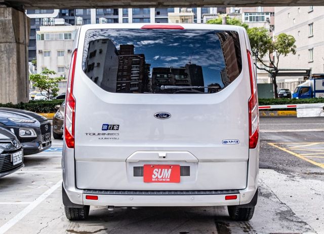 2022年式 豪華版八人座 185匹馬力 10向電動椅 SYNC3 倒車顯影 ACC跟車 多功能方向盤 僅跑7萬多  第3張相片