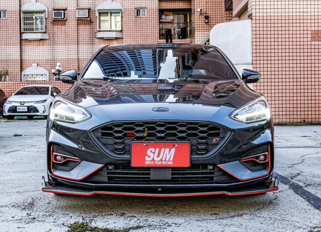 ST-Line版 升級全車空力套件 衛星導航 倒車顯影 ACC跟車 雙區恆溫空調 LED尾燈 原廠6年保固中  第2張相片