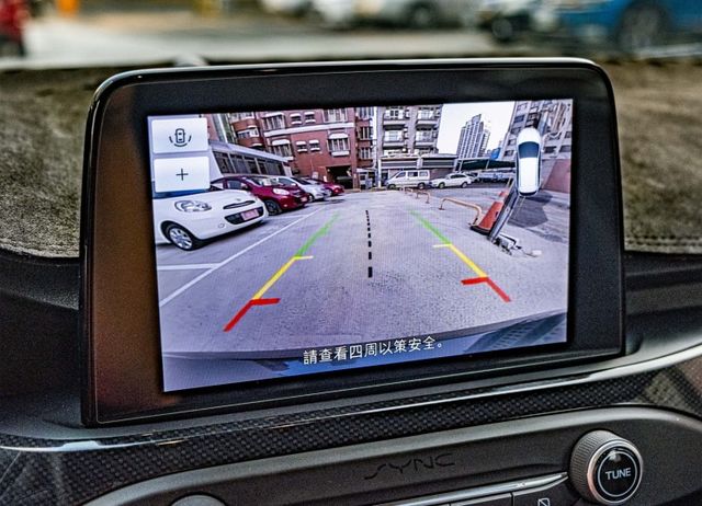ST-Line版 升級全車空力套件 衛星導航 倒車顯影 ACC跟車 雙區恆溫空調 LED尾燈 原廠6年保固中  第13張相片