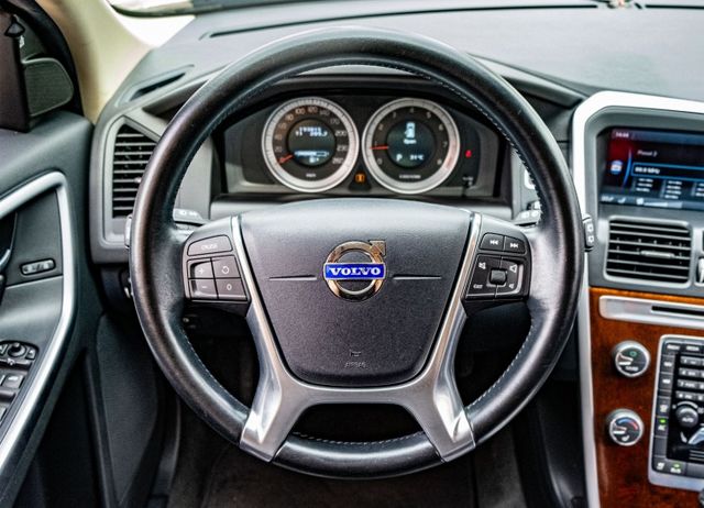 2011年XC60 T5版 HID頭燈 多功能方向盤 車頂行李架 電動尾門 雙區恆溫空調 瑞典戰車  第11張相片