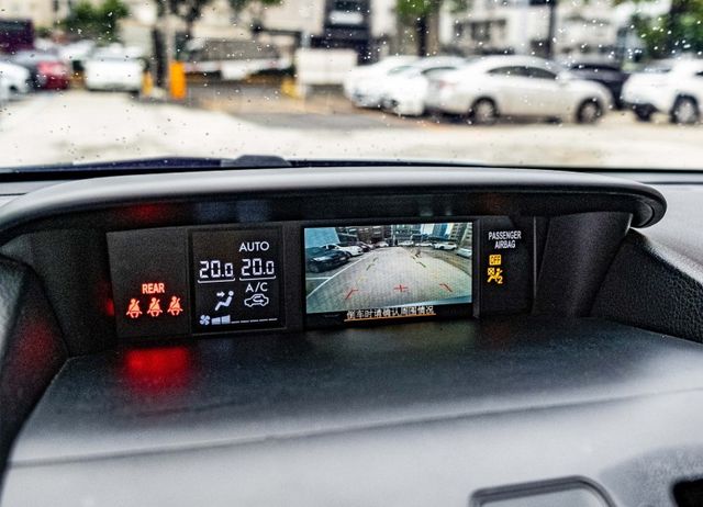 XT Premium版 HK音響組 電動天窗 I-KEY 電動尾門 HID頭燈 電動座椅 電子後視鏡 倒車顯影 衛星導航  第14張相片