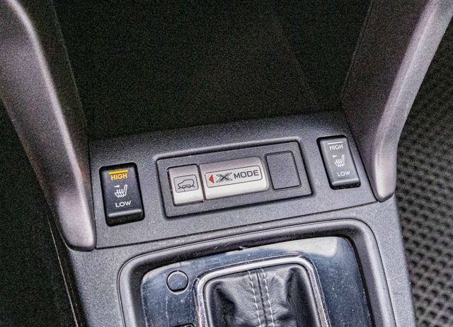 XT Premium版 HK音響組 電動天窗 I-KEY 電動尾門 HID頭燈 電動座椅 電子後視鏡 倒車顯影 衛星導航  第16張相片
