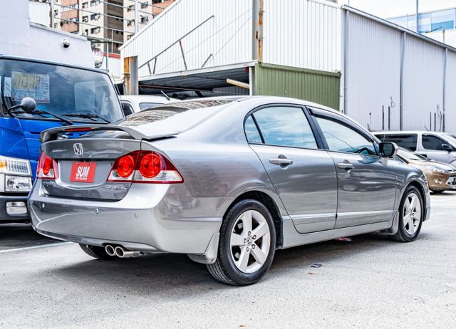 CIVIC1.8 EX-S 方向盤音控 升級安卓主機 衛星導航 倒車顯影 優質代步⾞⼜來了要買的動作要快只有⼀台  第4張相片