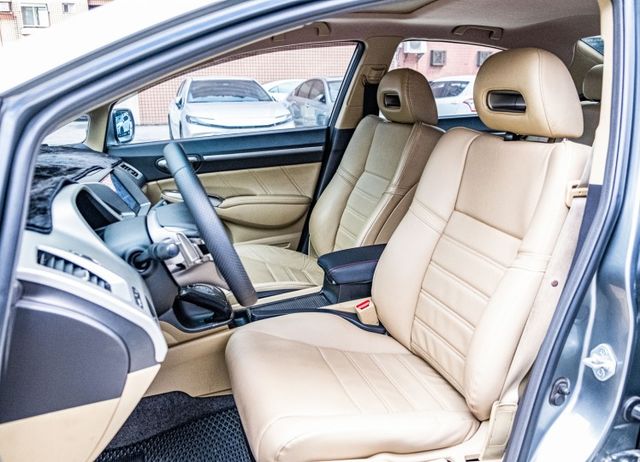 CIVIC1.8 EX-S 方向盤音控 升級安卓主機 衛星導航 倒車顯影 優質代步⾞⼜來了要買的動作要快只有⼀台  第7張相片