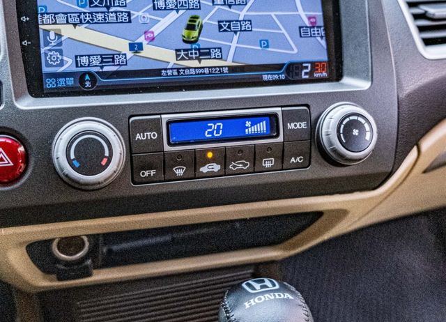 CIVIC1.8 EX-S 方向盤音控 升級安卓主機 衛星導航 倒車顯影 優質代步⾞⼜來了要買的動作要快只有⼀台  第15張相片
