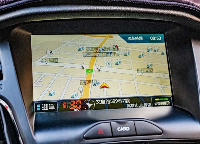 五門汽油時尚版 換檔撥片 4顆安全氣囊 定速巡航 衛星導航 倒車顯影 僅跑5萬多公里 升級全車空力套件  第16張相片