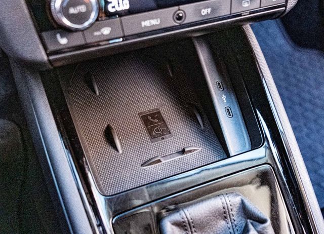 豪華動能版 ACC跟車 LED頭燈 盲點警示 I-KEY車道維持偏移 倒車顯影 電動尾門 原廠保固中  第17張相片