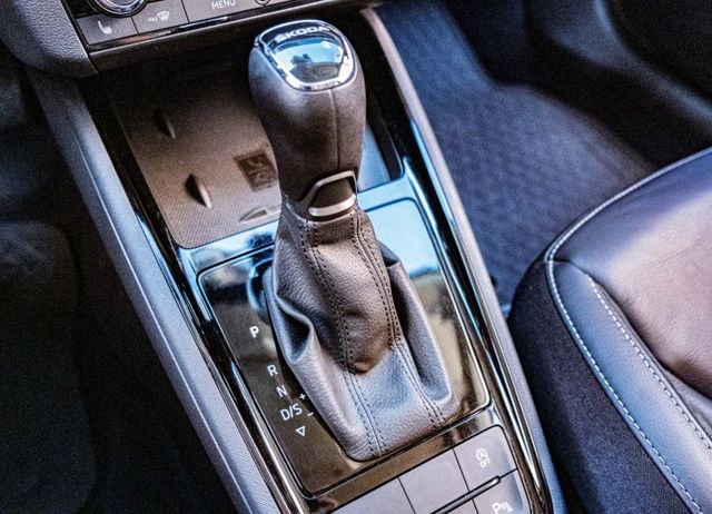 豪華動能版 ACC跟車 LED頭燈 盲點警示 I-KEY車道維持偏移 倒車顯影 電動尾門 原廠保固中  第18張相片