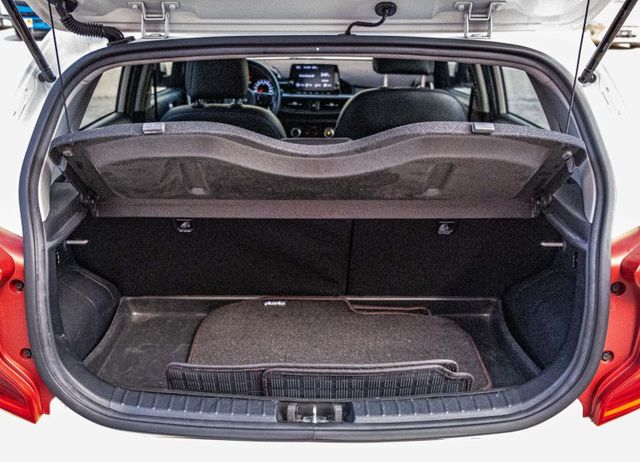 X-LINE版 I-KEY 跑車方向盤 X-LINE內裝套件 定速巡航 倒車顯影 恆溫空調 原廠保固中  第11張相片