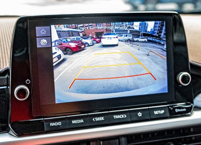 X-LINE版 I-KEY 跑車方向盤 X-LINE內裝套件 定速巡航 倒車顯影 恆溫空調 原廠保固中  第16張相片