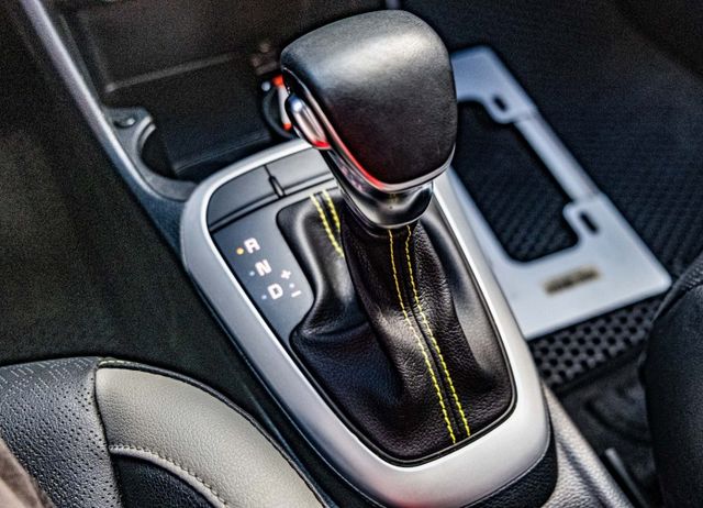 X-LINE版 I-KEY 跑車方向盤 X-LINE內裝套件 定速巡航 倒車顯影 恆溫空調 原廠保固中  第17張相片