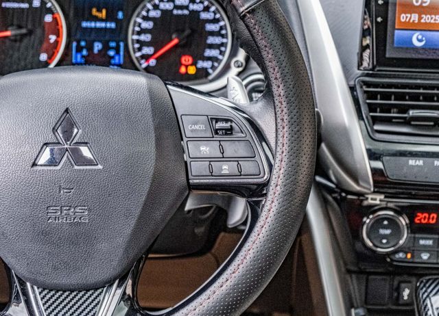 小改款S-AWC旗艦版 全時四輪傳動 全景天窗 ACC跟車 雙前電動椅 觸控螢幕 倒車顯影 電子後視鏡  第12張相片