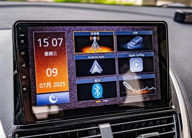 小改款S-AWC旗艦版 全時四輪傳動 全景天窗 ACC跟車 雙前電動椅 觸控螢幕 倒車顯影 電子後視鏡  第13張相片