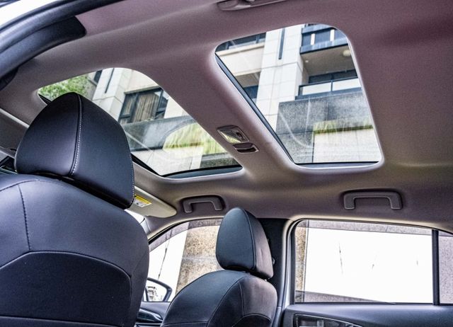 小改款S-AWC旗艦版 全時四輪傳動 全景天窗 ACC跟車 雙前電動椅 觸控螢幕 倒車顯影 電子後視鏡  第18張相片