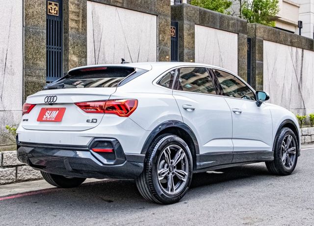 Sportback 35 TFSI版 ACC跟車 數位儀表 倒車顯影 雙區恆溫 選配抬顯及真皮跑車座椅 原廠保固中  第4張相片