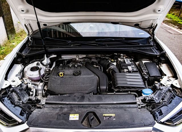 Sportback 35 TFSI版 ACC跟車 數位儀表 倒車顯影 雙區恆溫 選配抬顯及真皮跑車座椅 原廠保固中  第5張相片