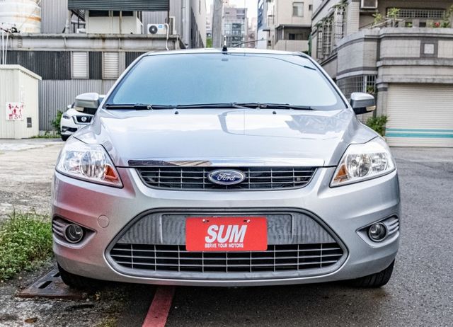 2011年式 FOCUS1.8 優質代步⾞⼜來了 要買的動作要快只有⼀台  第2張相片