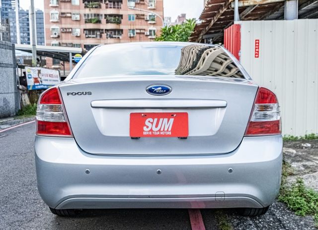 2011年式 FOCUS1.8 優質代步⾞⼜來了 要買的動作要快只有⼀台  第3張相片