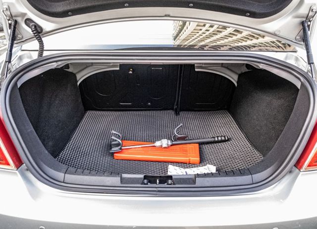 2011年式 FOCUS1.8 優質代步⾞⼜來了 要買的動作要快只有⼀台  第10張相片