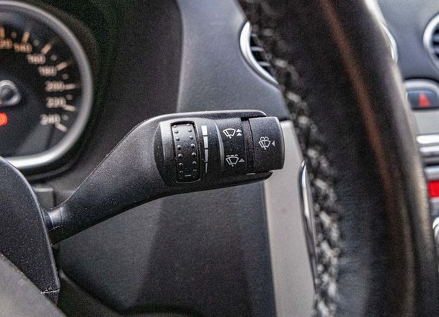 2011年式 FOCUS1.8 優質代步⾞⼜來了 要買的動作要快只有⼀台  第13張相片