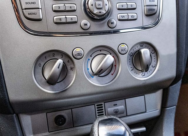 2011年式 FOCUS1.8 優質代步⾞⼜來了 要買的動作要快只有⼀台  第15張相片