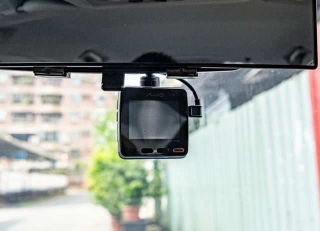 2011年式 FOCUS1.8 優質代步⾞⼜來了 要買的動作要快只有⼀台  第17張相片