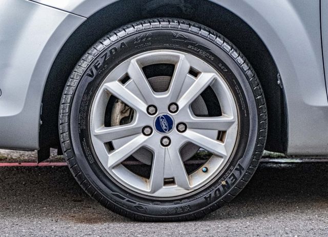 2011年式 FOCUS1.8 優質代步⾞⼜來了 要買的動作要快只有⼀台  第20張相片